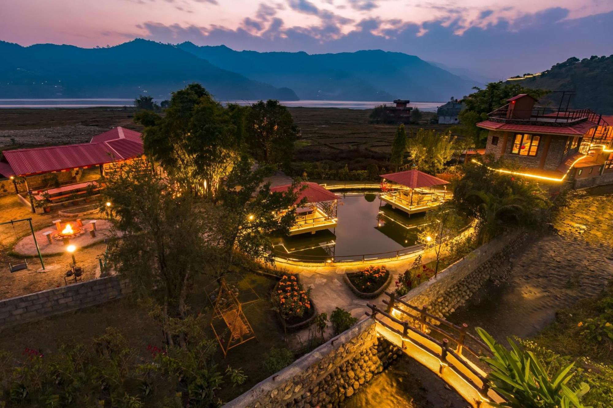 Ostello Zostel Pokhara Esterno foto